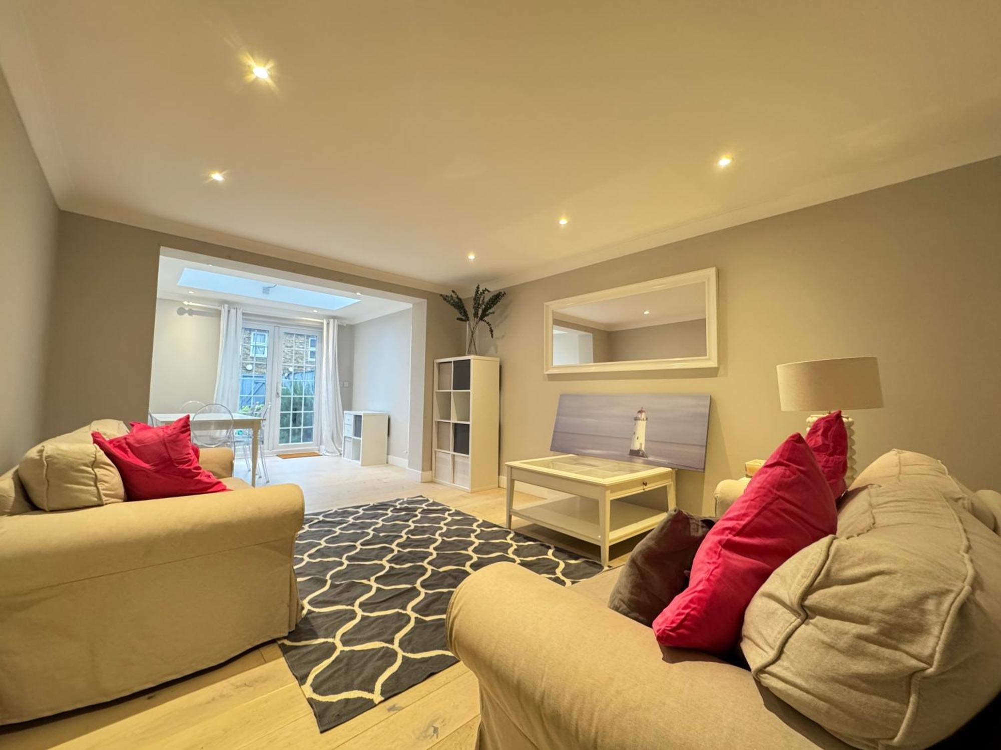 Casa vacanze Charming 4bd 6 Mins From Nine Elms Station *