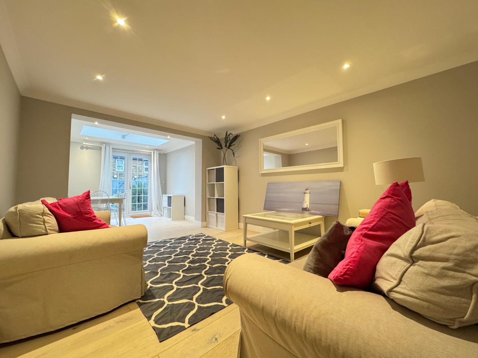 Casa vacanze Charming 4bd 6 Mins From Nine Elms Station